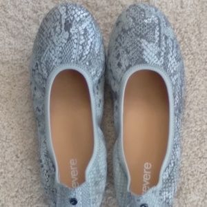 Revere Paris flat teal snake print 7M NWB DYT T2